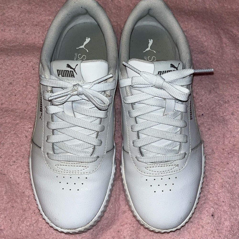 Puma white prismatic sneakers rarely worn